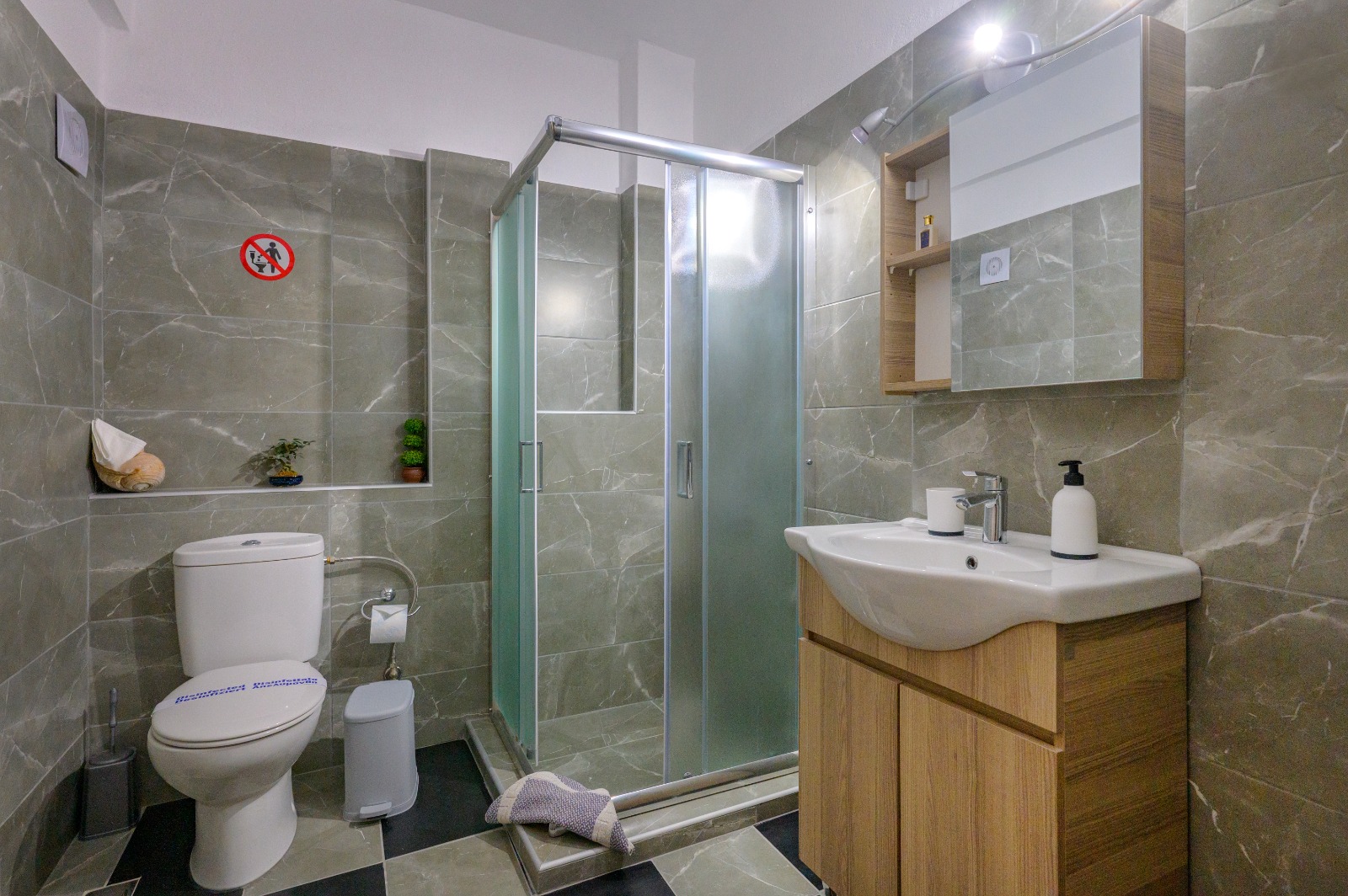 Large apartment image