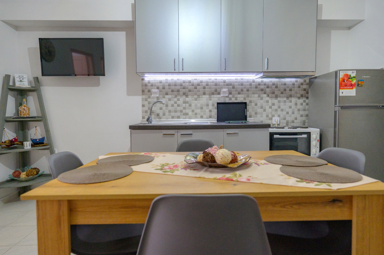 Large apartment image