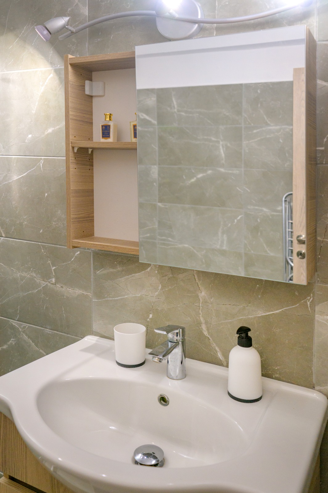 Large apartment image