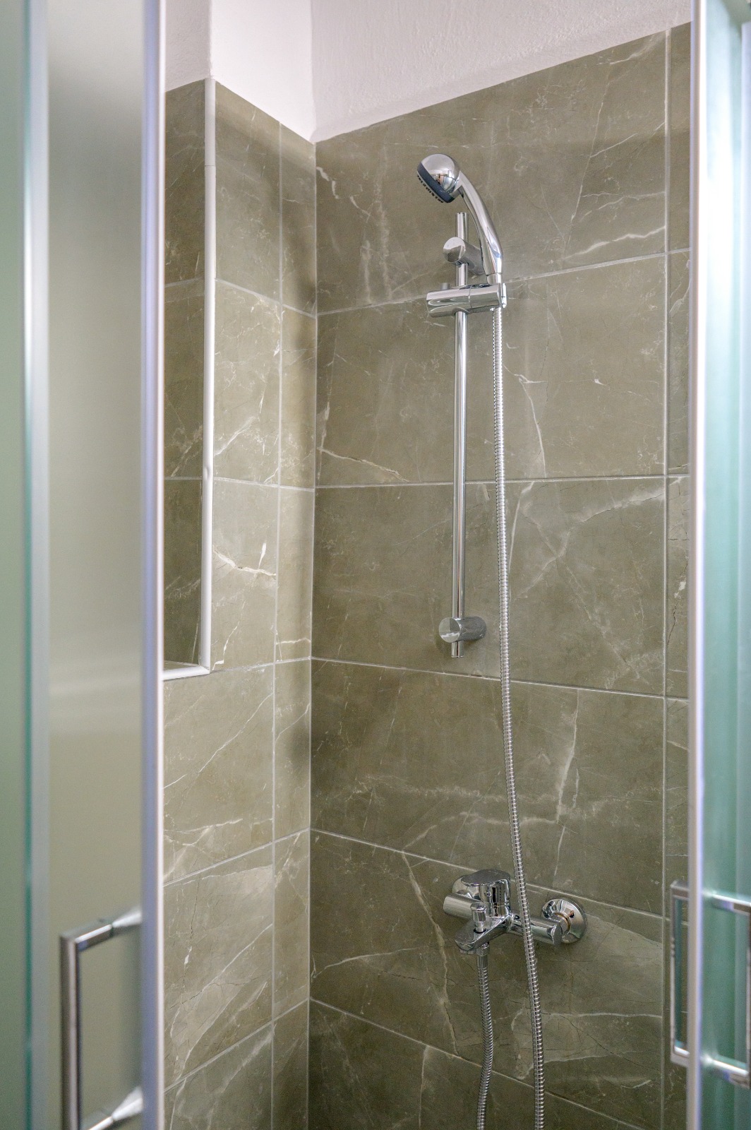 Large apartment image