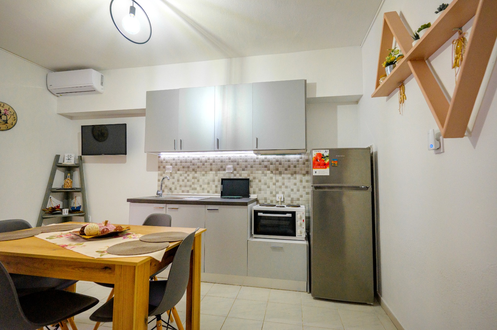 Large apartment image